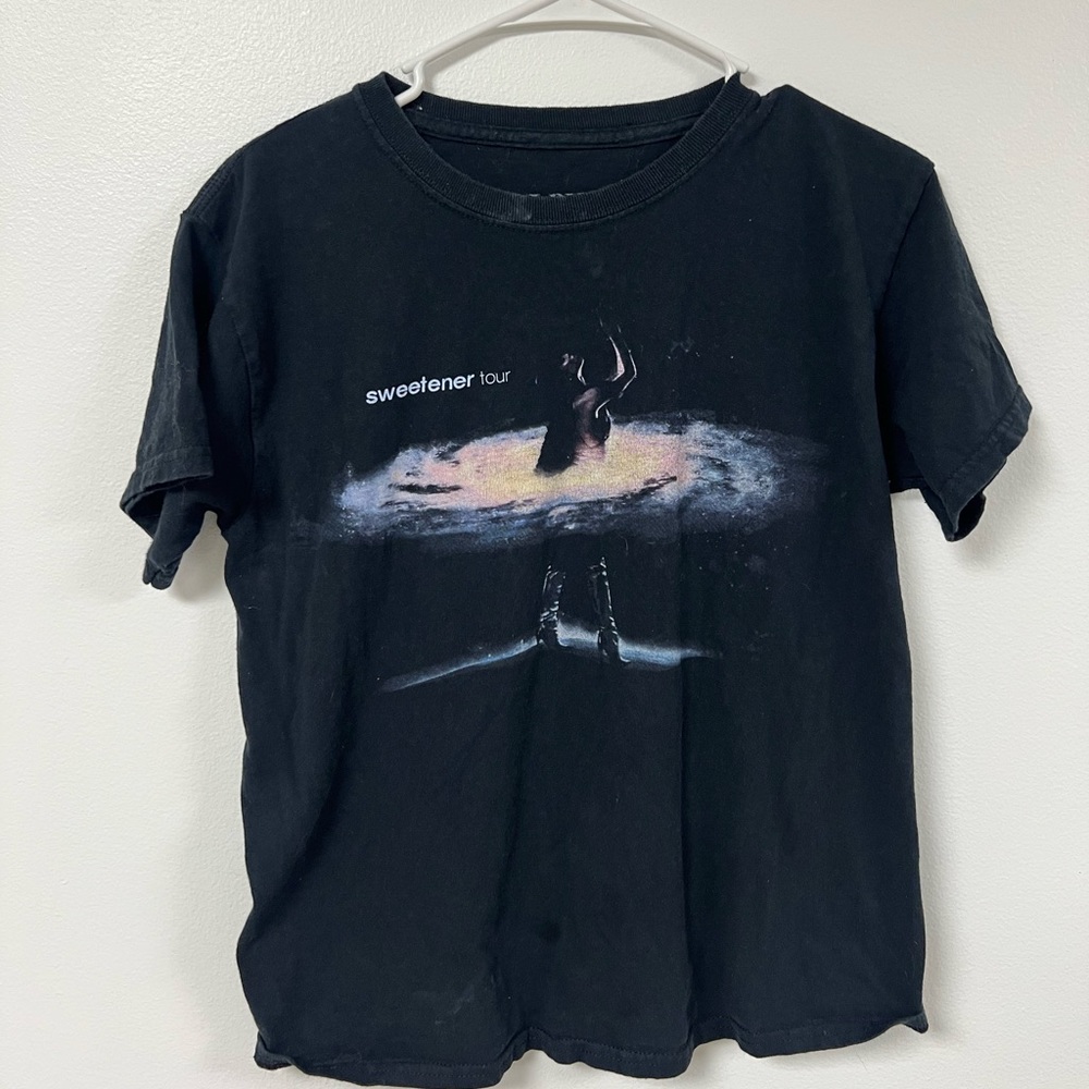 Ariana Grande Sweetener Tour Merch Tee Shirt!